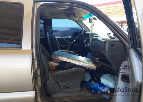 2003 Chevrolet Avalanche 1500 from USA, damaged, VIN 3GNEC13T63G249712